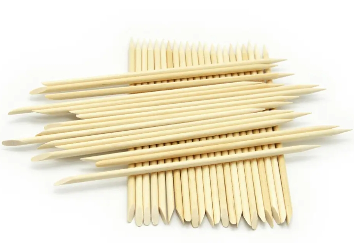 黄色木质牙签.png